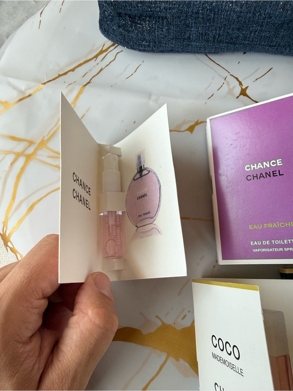 CHANEL makeup Cosmetic Pouch with 5 Sample Chanel Chance etc Vials New - Picture 4 of 8